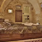 Palace Cave Γκόρεμε