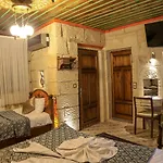 Palace Cave 2*