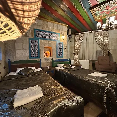 Palace Cave Hotel 2*