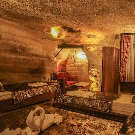 Palace Cave 2*