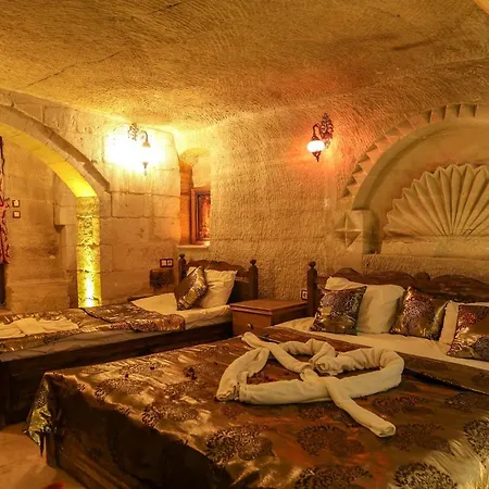 Palace Cave فندق