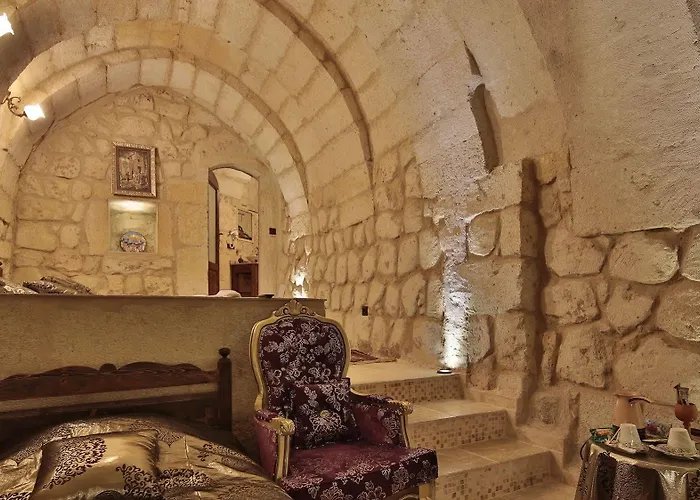 Palace Cave Γκόρεμε