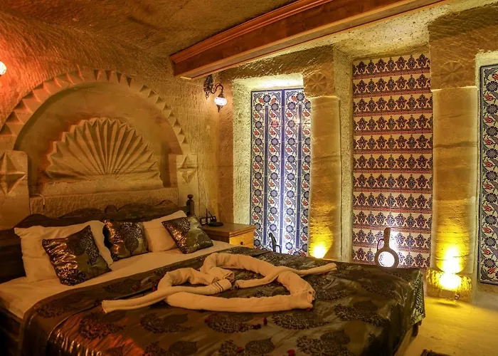 Palace Cave Γκόρεμε