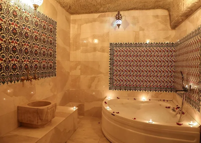 Palace Cave Γκόρεμε