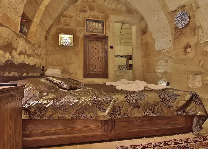 Palace Cave Γκόρεμε