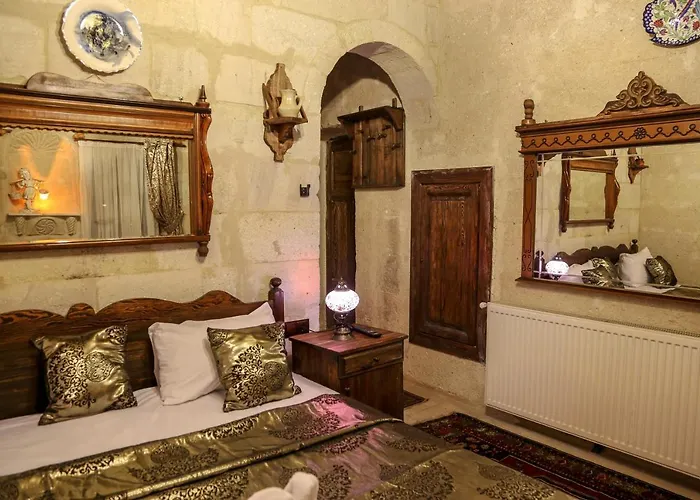 Palace Cave Γκόρεμε