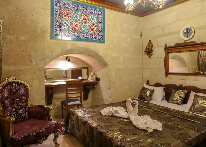 Palace Cave Γκόρεμε