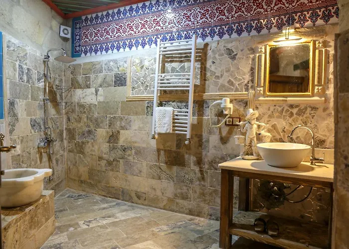 Palace Cave Γκόρεμε